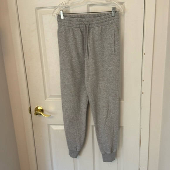 Grey jogging - Picture 1 of 1